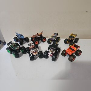 Hot Wheels Monster Trucks Set Of 8